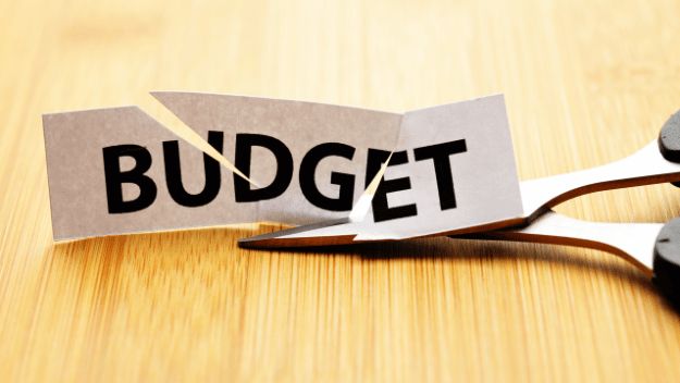 Konsolidácia, marketing a budgety